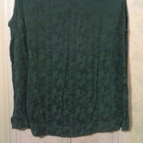 *LEMONGRASS EMERALD GREEN TEXTURED SLEEVELESS TOP - Picture 2 of 4